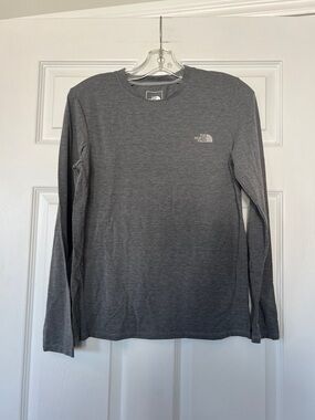 The North Face Women’s Long Sleeve Crew in Charcoal